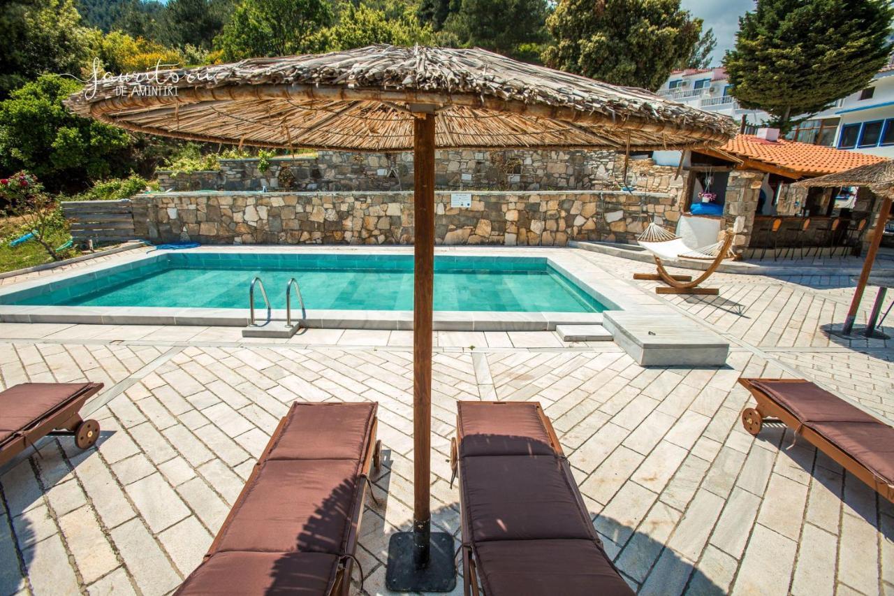 Kinira Beach Hotel Exterior foto